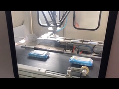 το μωρό σκουπίζει